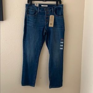 Classic Mid Rise Skinny Levi’s Jeans
